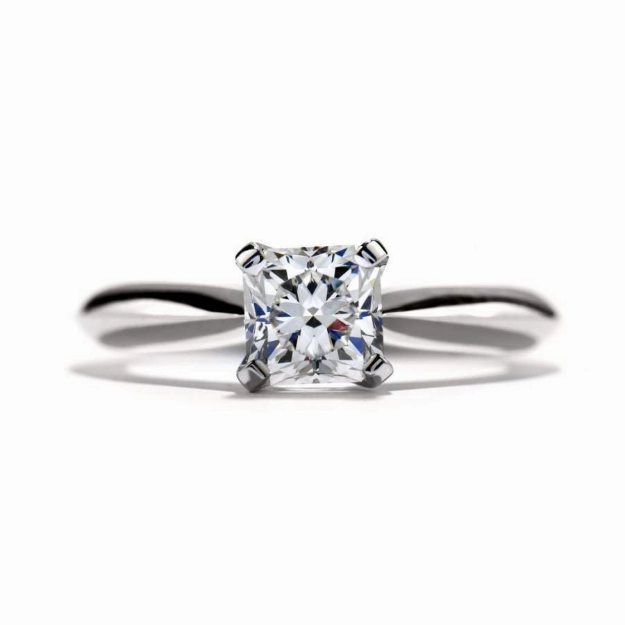 18ct white gold Adoration Ring
