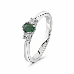 18ct White Gold Oval Cut Alexandrite & Round Brilliant Cut Diamond Trilogy Ring