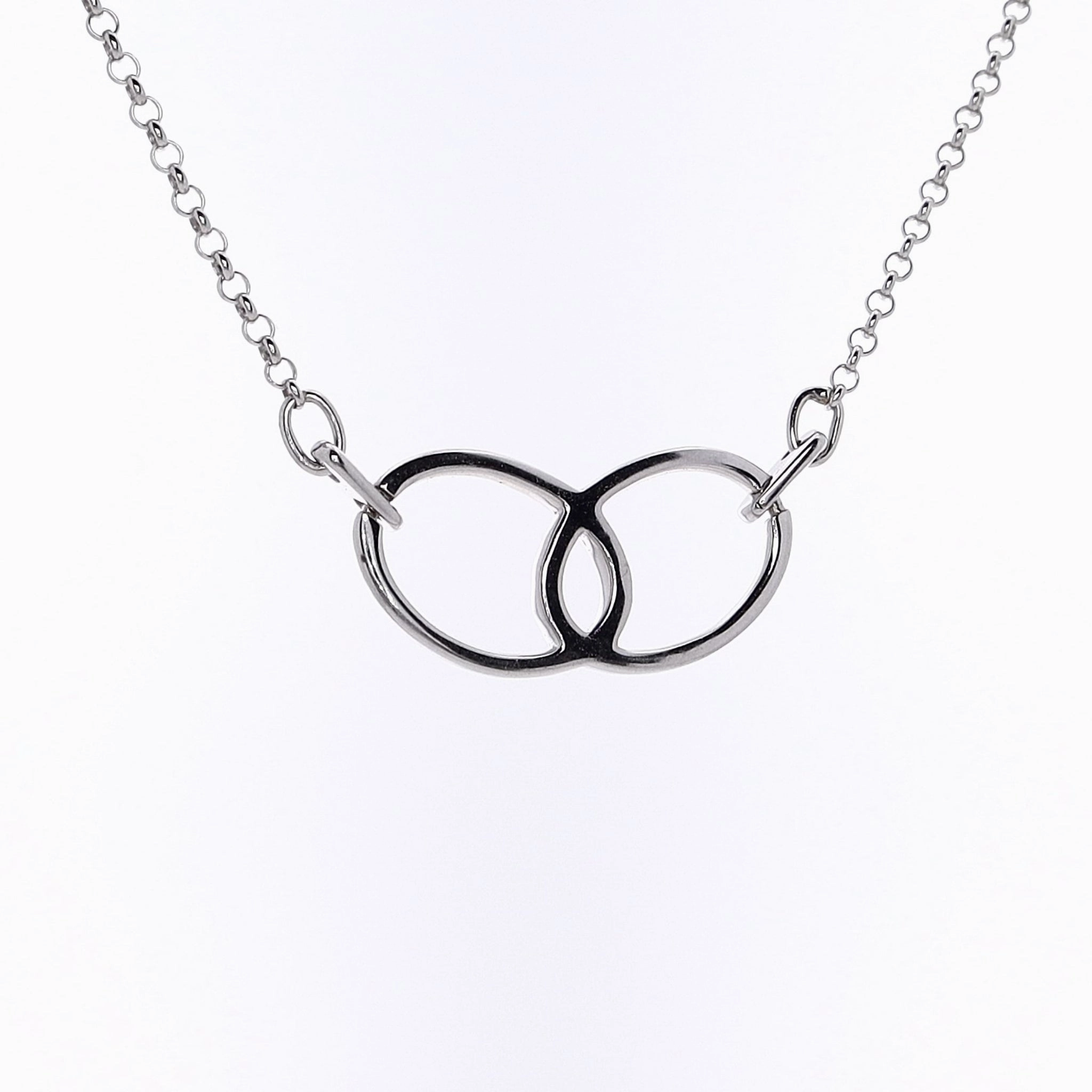 Estate 18 Karat White Gold Double Interlocking Ovals Diamond Pendant Necklace