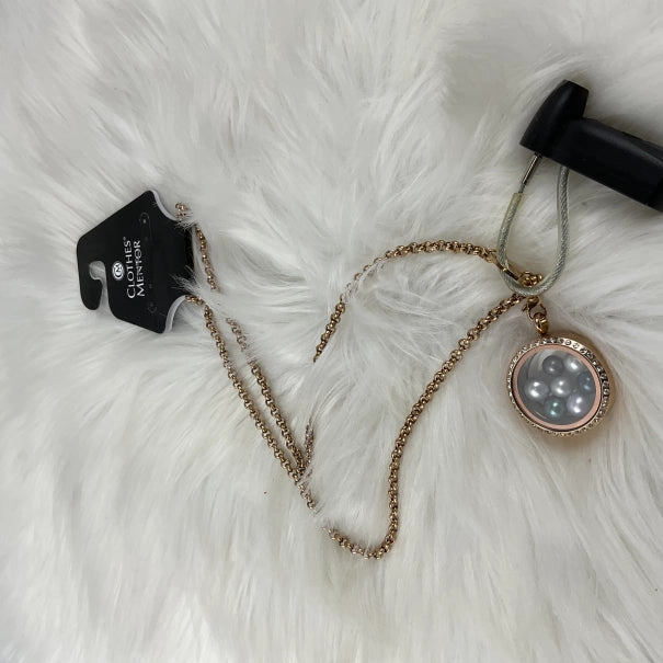 Necklace Charm By Clothes Mentor