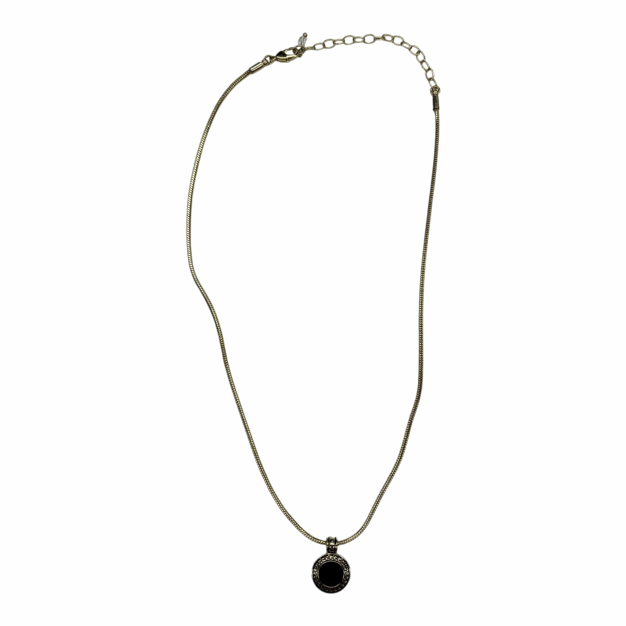 Necklace Charm By Clothes Mentor In Gold