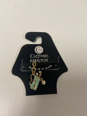 Necklace Charm By Clothes Mentor, Size: 1