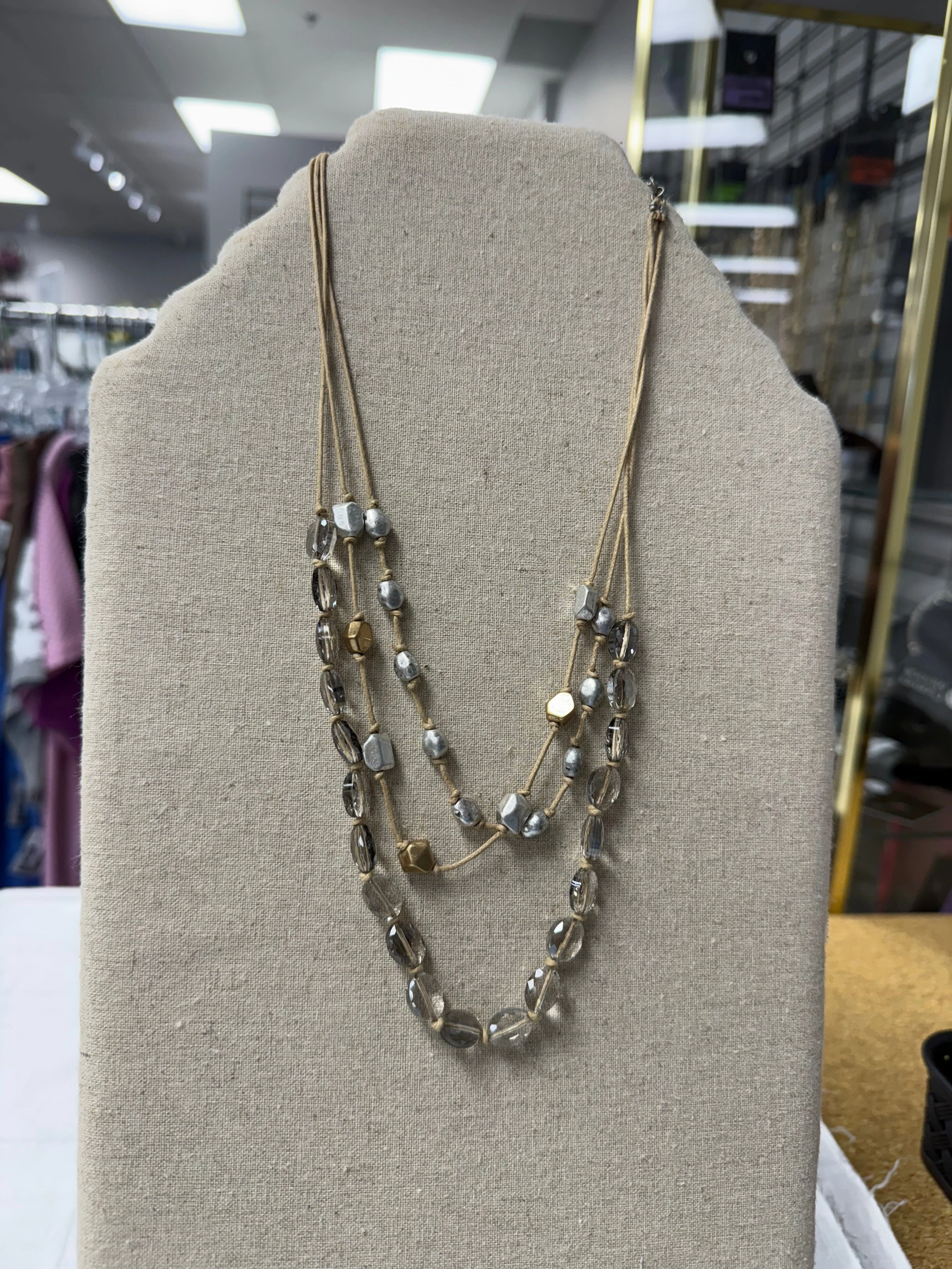 Necklace Layered  In Silver & Tan