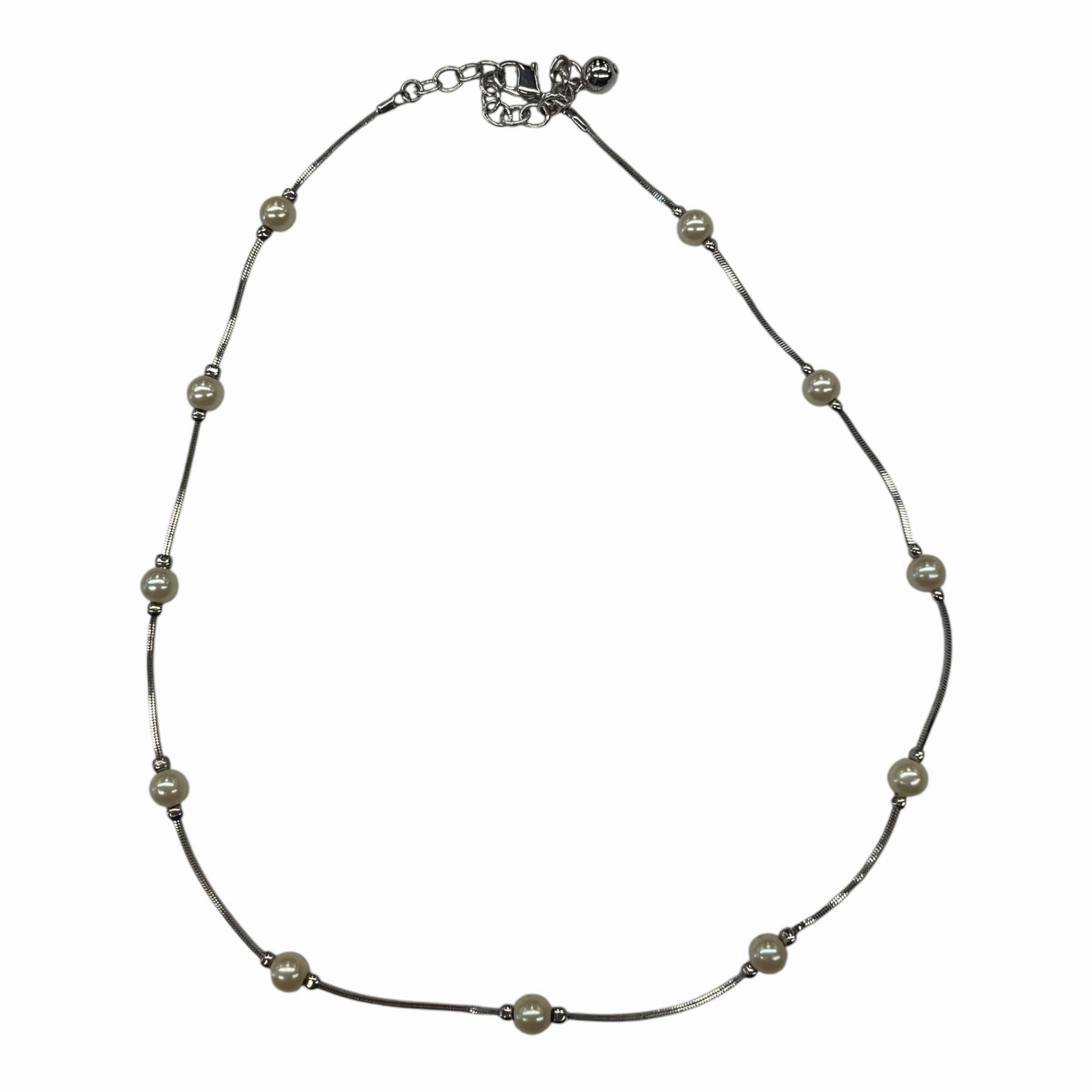 Necklace Other By Clothes Mentor In Cream & Silver