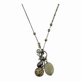 Necklace Pendant By Clothes Mentor In Gold