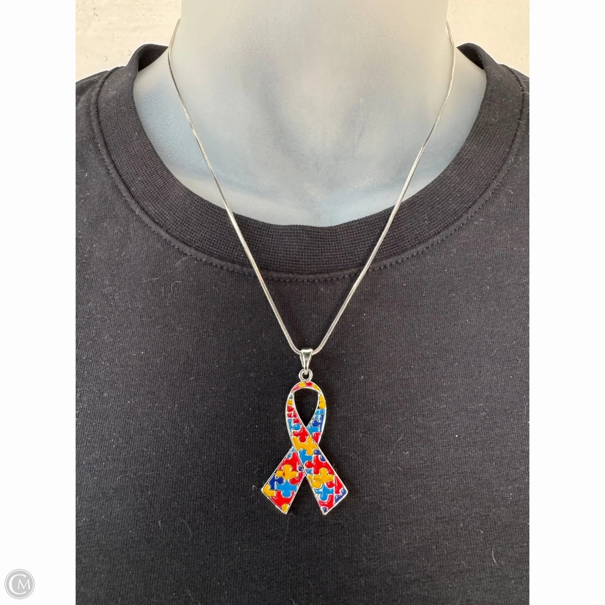 Necklace Pendant By Clothes Mentor