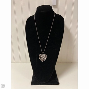 Necklace Pendant By Clothes Mentor, Size: 1