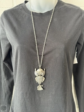 Necklace Pendant By Clothes Mentor