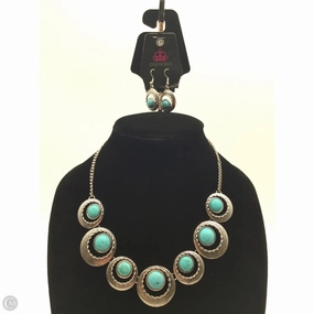 Necklace Set By Paparazzi, Size: 02 Piece Set