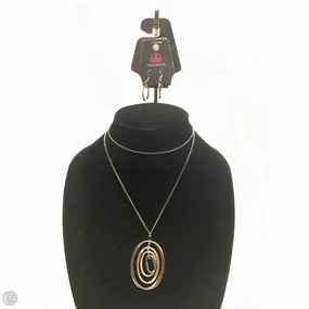 Necklace Set By Paparazzi, Size: 02 Piece Set