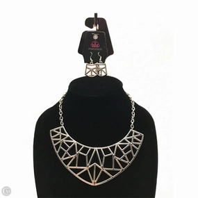 Necklace Set By Paparazzi, Size: 02 Piece Set