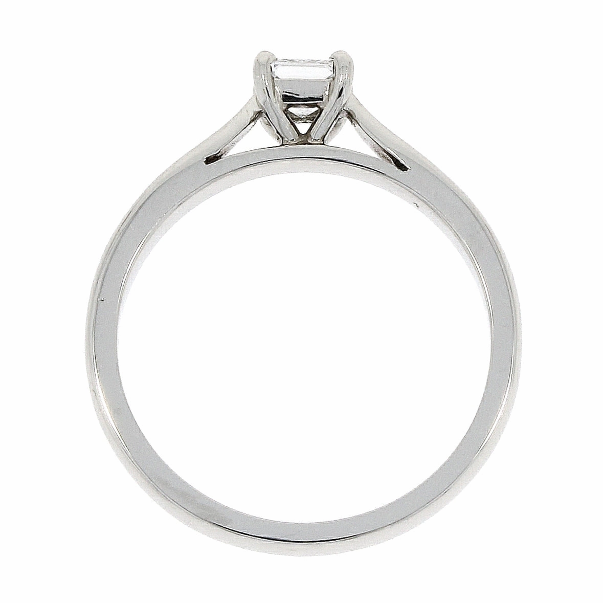 Platinum princess cut Diamond solitaire 4-claw set ring