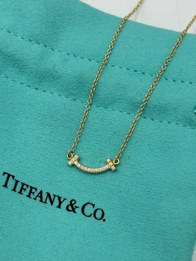 Tiffany & Company 18K T Smile Pendant Luxury Designer Necklace